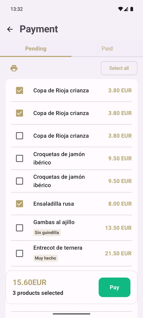 Paying for a table: three ticked items add up to €15.60 and are paid separately from the rest.